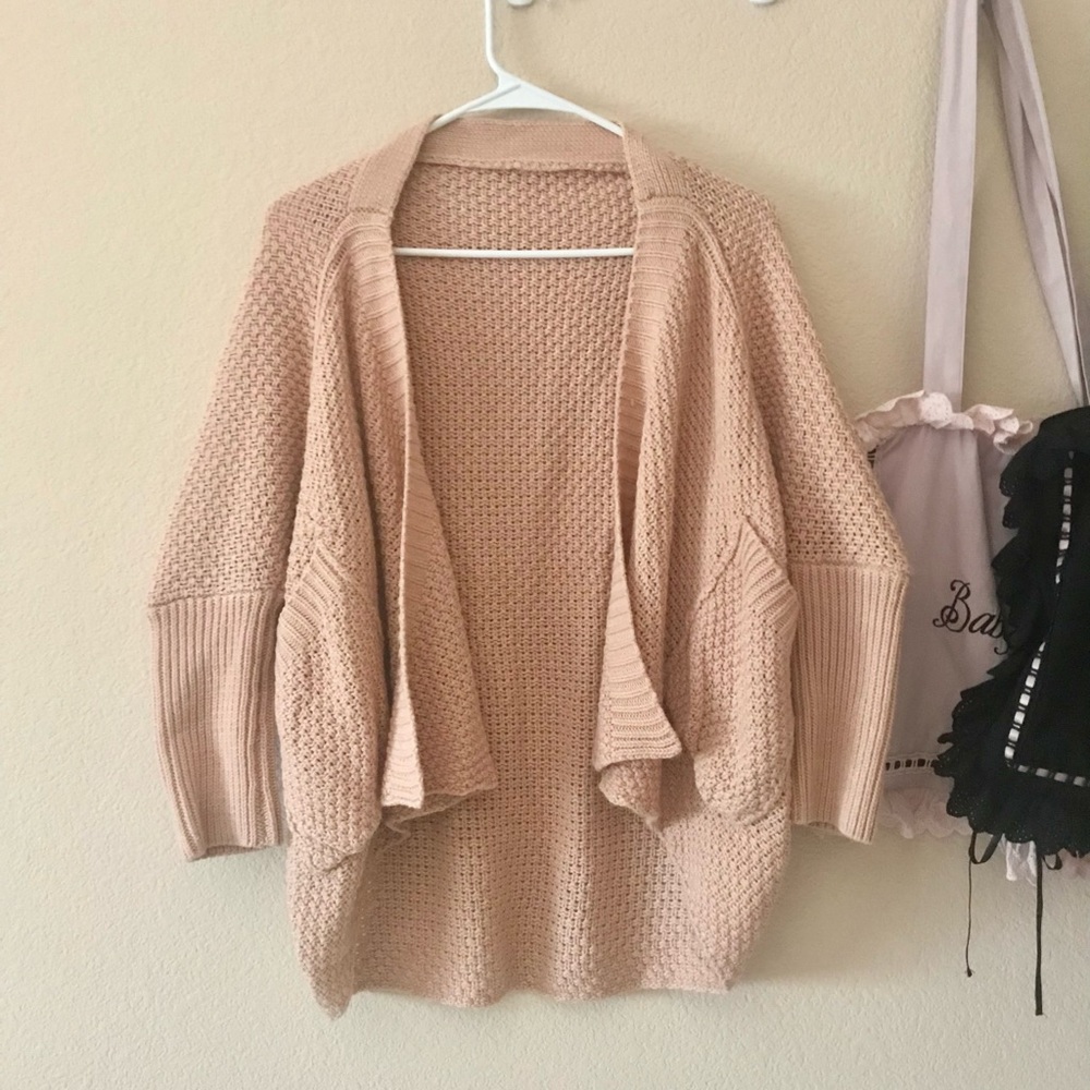 LIKE NEW Blush pink thick knitted dolman sleeve cardigan